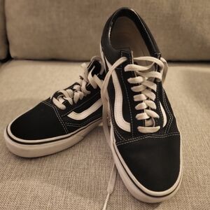 Vans Men's Classic Black and White Sneakers